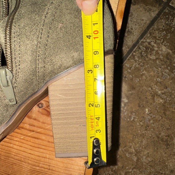 Olive Lace-Up Ankle Boots size 8 1/2 - Picture 5 of 7